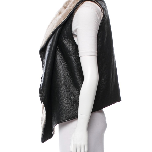 EUC NELLIE PARTOW Black Shearling Draped Lapel Vest Size Medium - Picture 2 of 6